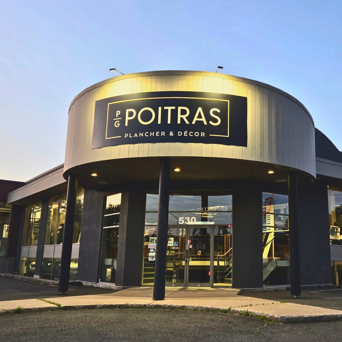 Façade du magasin PG Poitras Plancher & Décor, 530 boulevard Jutras Est à Victoriaville