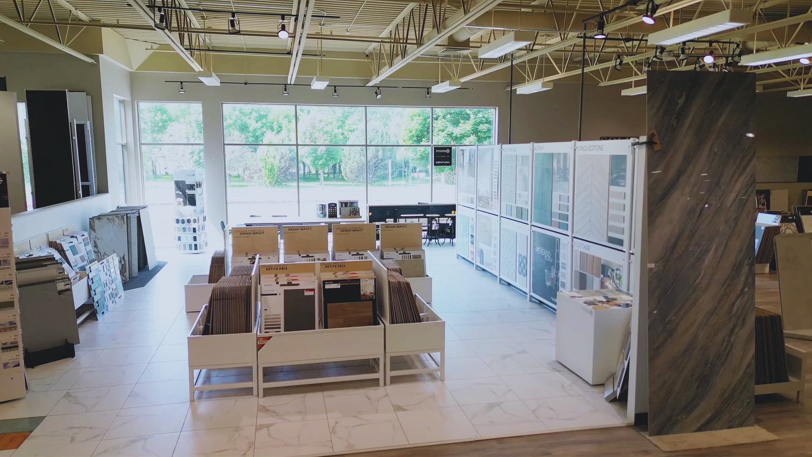 PG Poitras Couvre-plancher Victoriaville